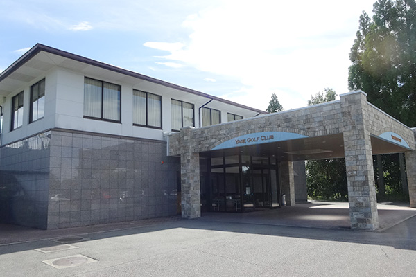 クラブハウス外観1