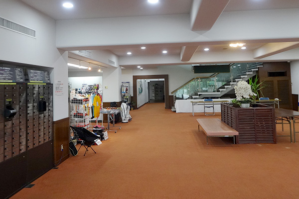 クラブハウス外観1